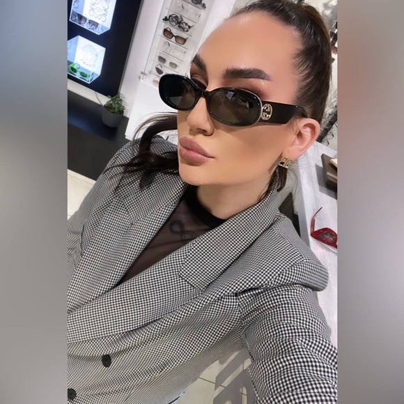 New- 💯 Original Gucci Grey Oval Ladies Sunglasses GG0517S 001 - Picture 7 of 15